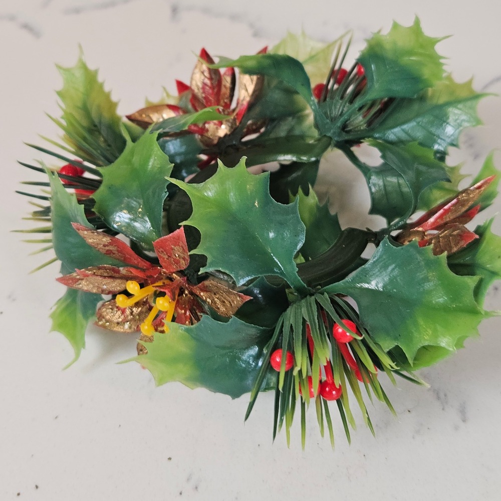VTG Christmas Holly Wreath Napkin Ring Holder Ornaments Made Hong Kong MCM